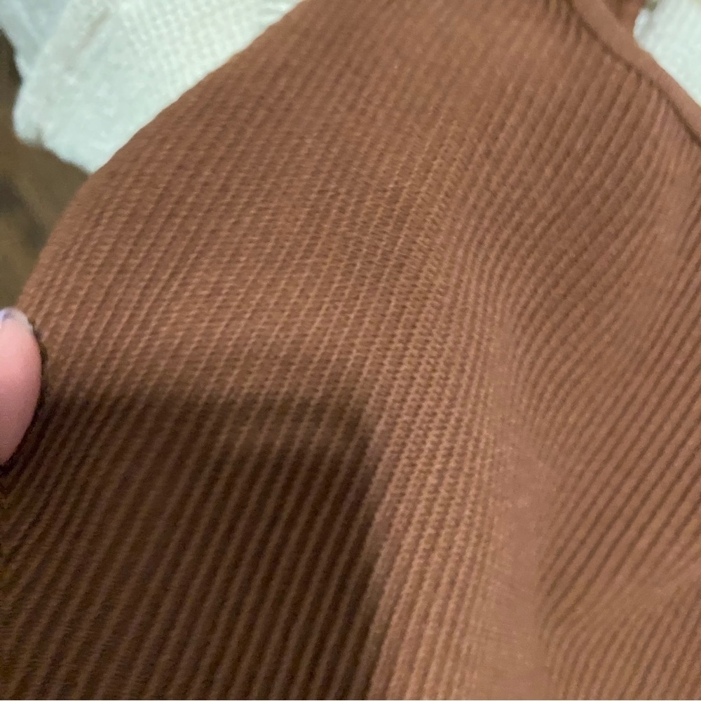 Aritzia | Babaton Sculpt Knit Squareneck Cropped Tank. Large Brown. - Picture 7 of 9